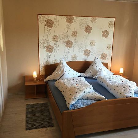 Ferienwohnung Martina Zell an der Mosel Εξωτερικό φωτογραφία